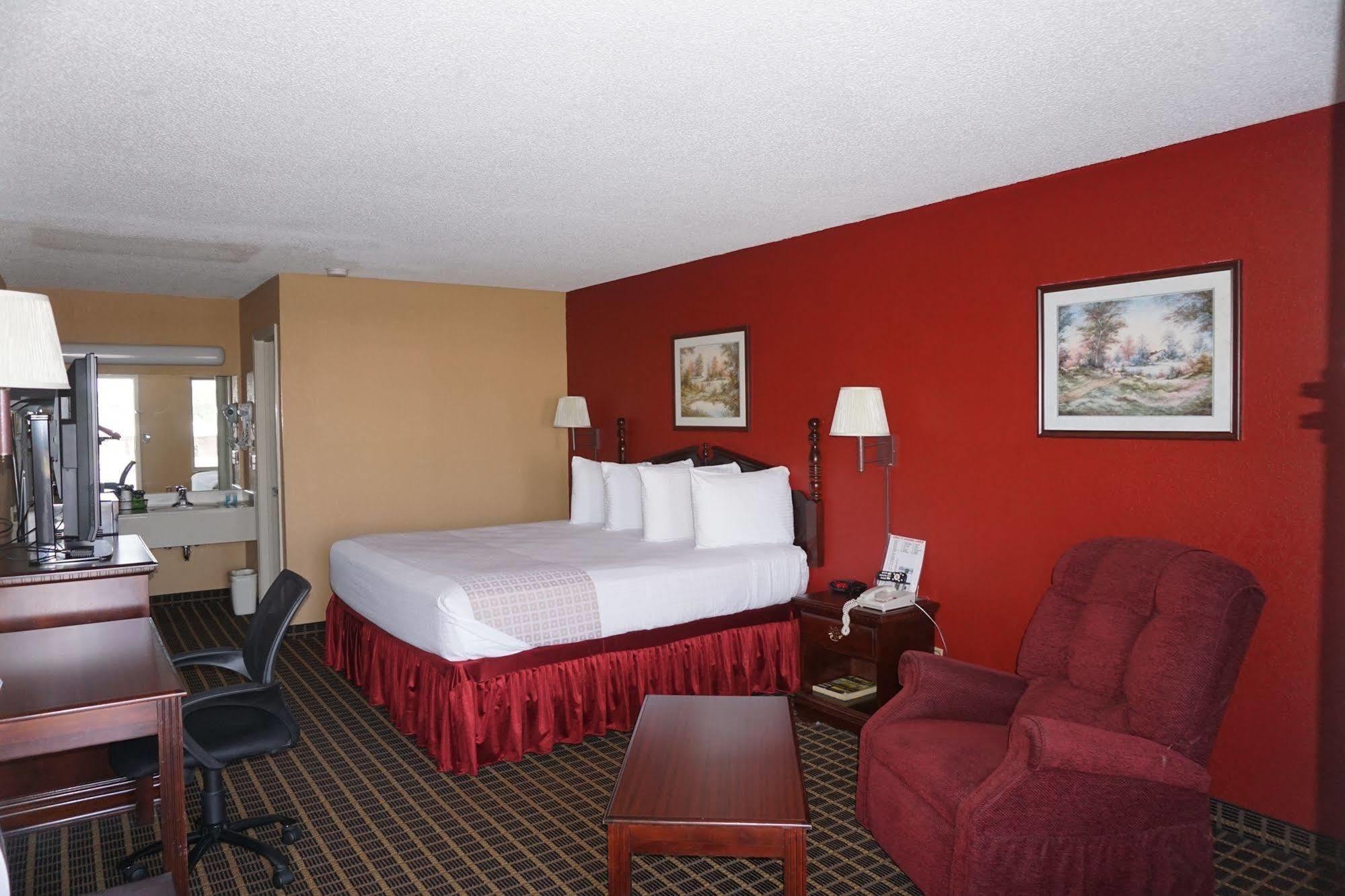 Star Plus Inn & Suites Selmer Exterior foto